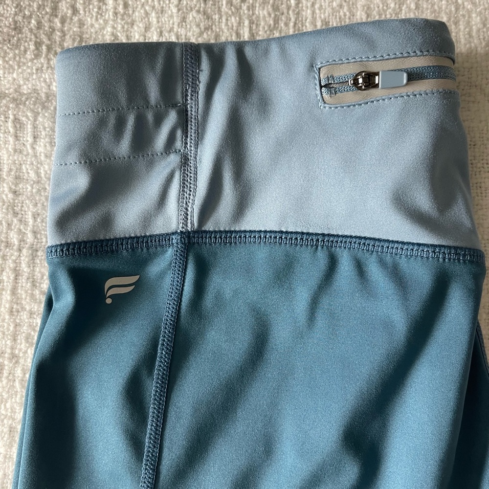 Fabletics Capri Legging Set - Picture 5 of 8
